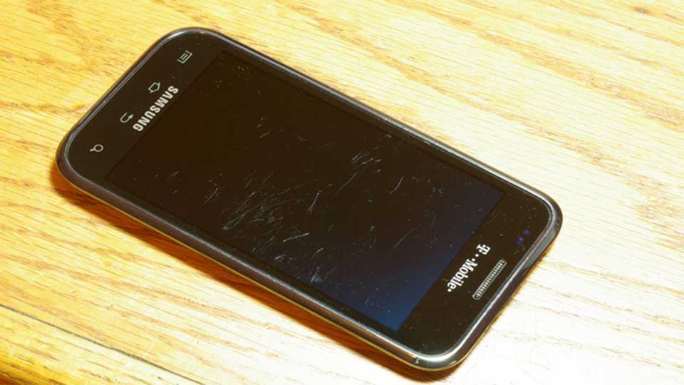 Nguyên nhân khiến mặt kính Samsung M51 nứt vỡ 