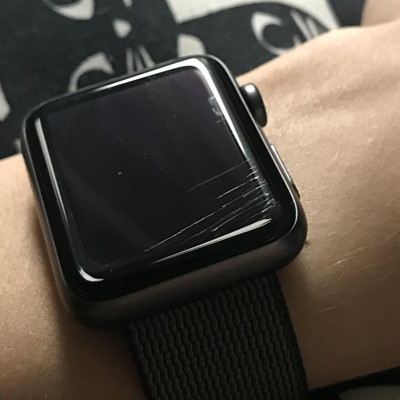 Màn hình Apple Watch bị vết trầy xước