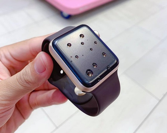 Sử dụng miếng dán màn hình Apple Watch