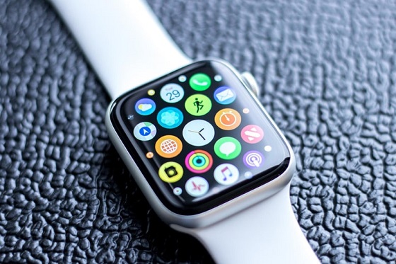 Lý do nên thay kính Apple Watch Series 4 tại Phát Lộc Mobile