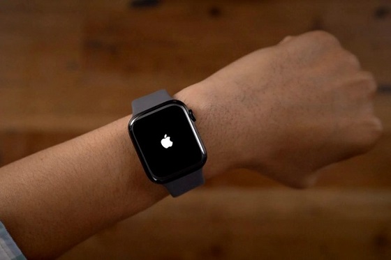Tại sao Apple Watch bị treo táo?