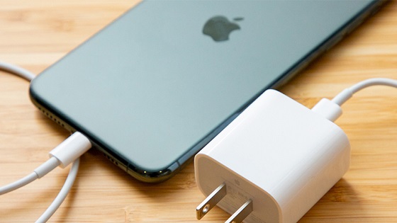 Sạc nhanh iPhone có hại pin không?