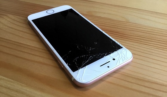 iPhone 7/ 7 Plus màn hình bị sọc