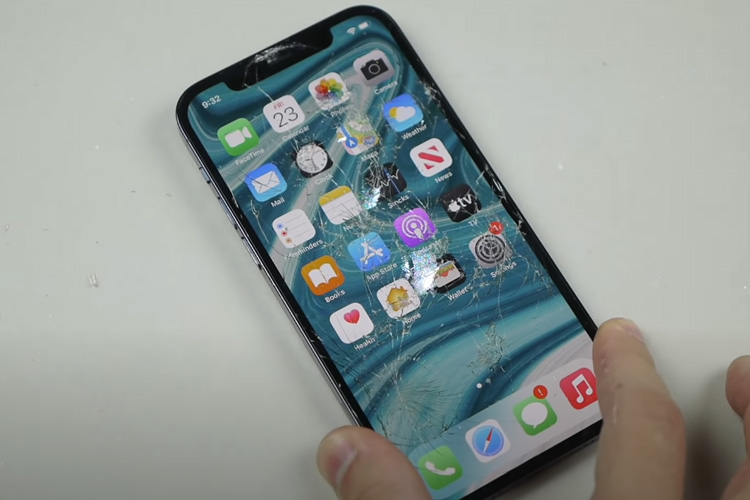 Nguyên nhân cần thay kính iPhone
