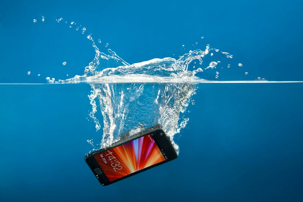 Ảnh minh họa : Điện thoại Xiaomi bị rơi nước