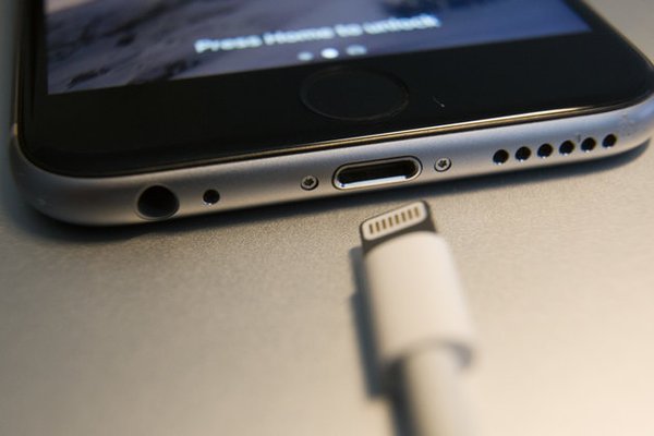 Apple tăng thời gian cho sự kiện đổi pin iPhone 4s,5,5s đến tháng 1/2016