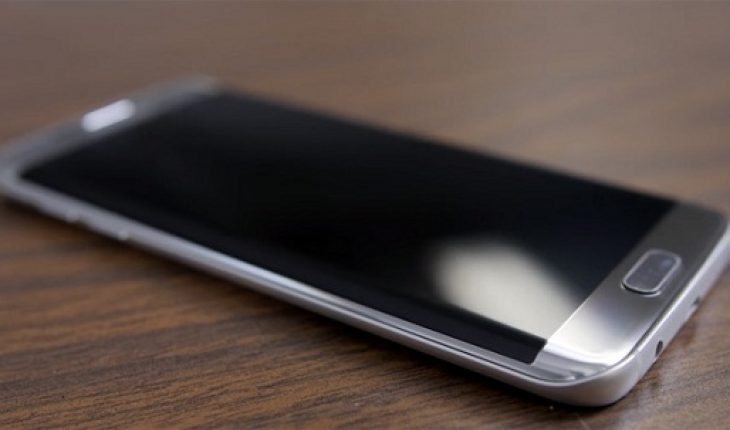 Điện thoại Samsung bị đen màn hình