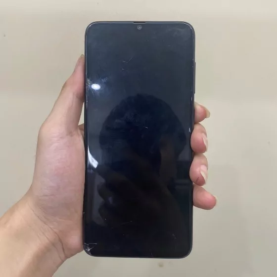 Samsung A70 bị vỡ kính