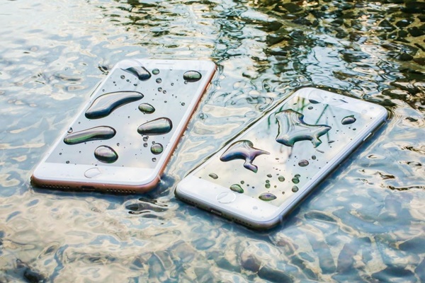 điện thoại iPhone bị ngấm nước