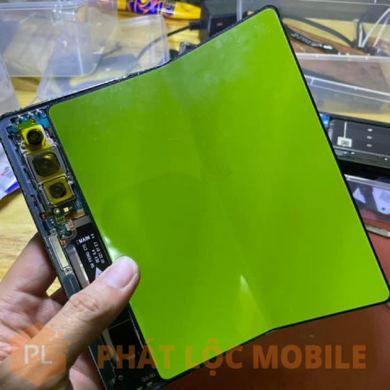Màn hình Samsung Z Fold 4 bị xanh màn