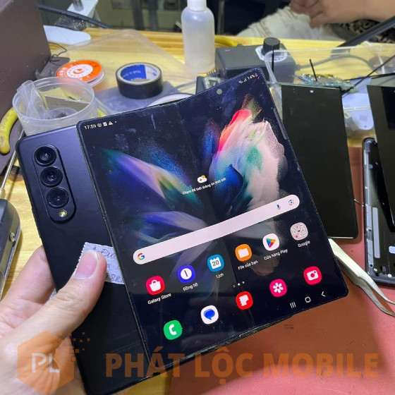Thay màn Samsung Z Fold 4 tại Phát Lộc Mobile