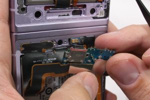 Thay chân sạc Samsung Galaxy Z Flip 4