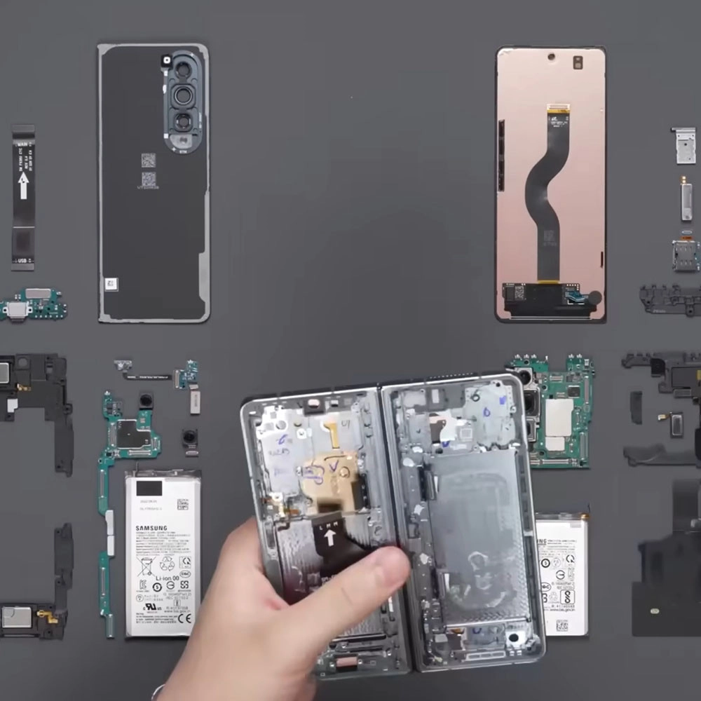 thay-mat-kinh-samsung-galaxy-fold-3